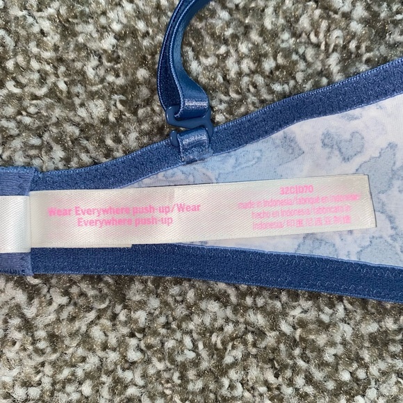 PINK Victoria’s Secret Wear Everywhere Push-Up Bra Tie Dye - Picture 4 of 4